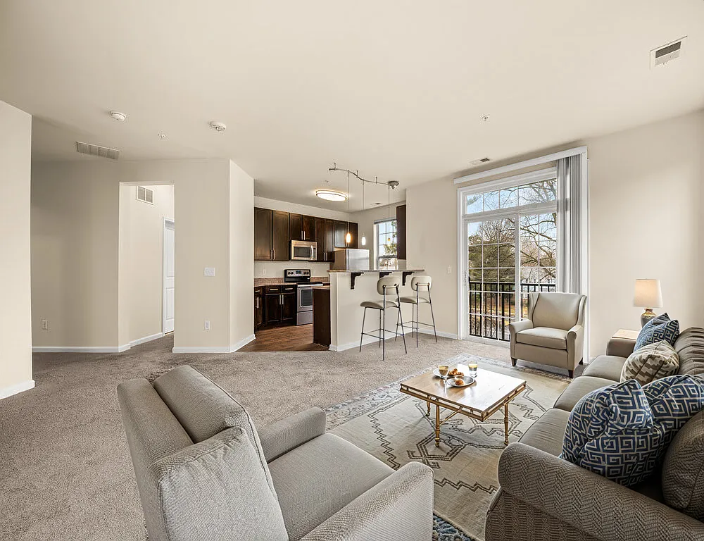 Foster Square Apartments — Photo 2