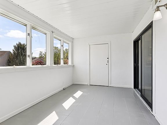 5th image of 106 Harvest Ln