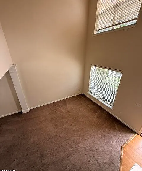 204 Caraleigh Ct — Photo 33