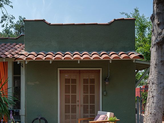 5th image of 48 W Mariposa St