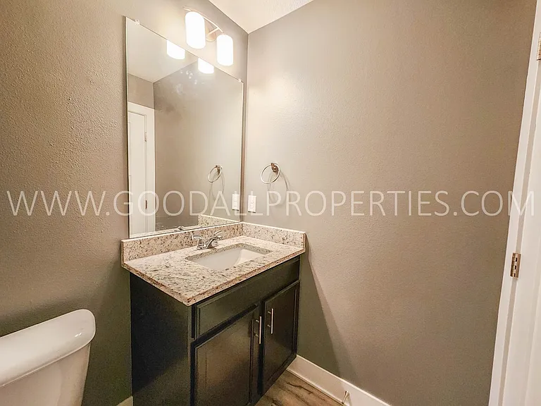 1306 Green Hills Dr — Photo 11