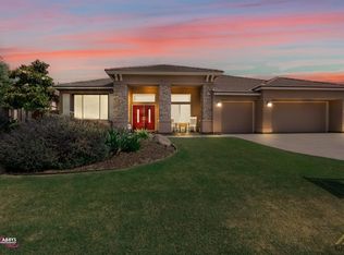 13414 Giro Dr, Bakersfield, CA 93314