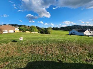 111 Deerfield Cr, Galax, VA 24333