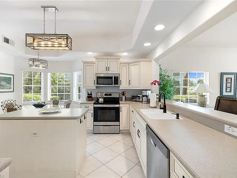 8177 Saratoga Dr #1001 — Photo 9