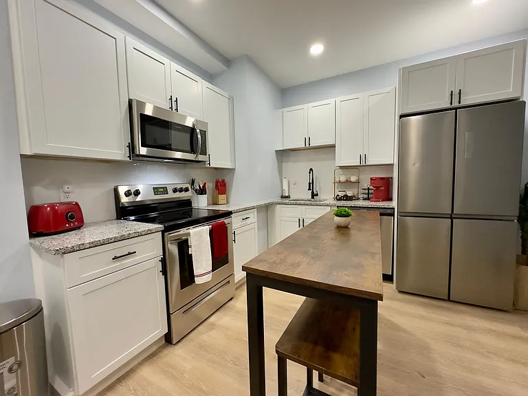 499 Pawling Ave #4 — Photo 3