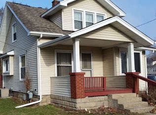 136 Lamoreaux Dr NW, Comstock Park, MI 49321