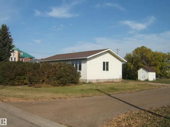 5433 44th St, Vegreville, AB T9C 1C8