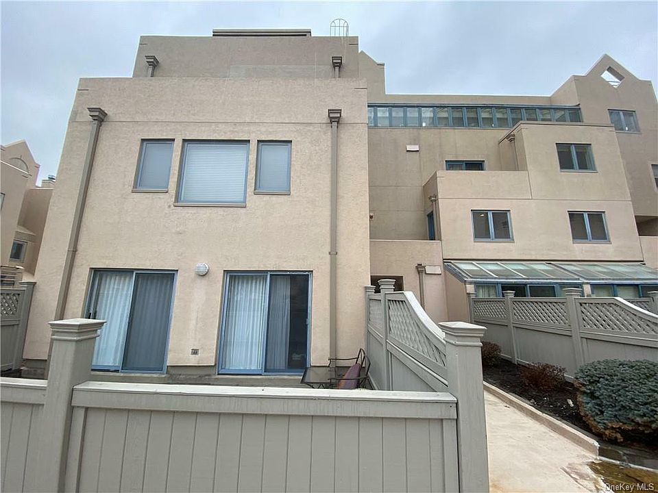 1st image of 6 Burd St APT 1401