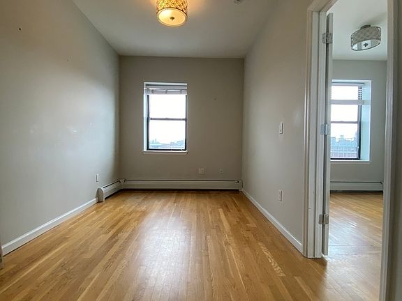 3rd image of 144 Bruckner Blvd #4CC