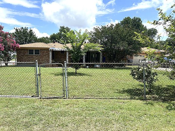2nd image of 105 Lindenwood Dr