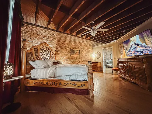 103 Court Sq Photo 1