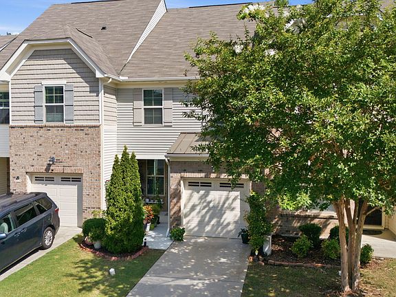 5th image of 734 Davenbury Way