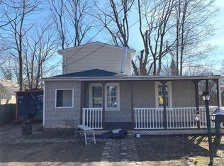 98B Gates Ave, Central Islip, NY 11722