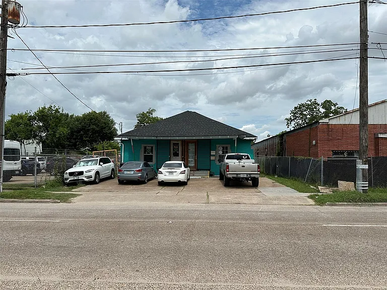 304 S Lockwood Dr — Photo 24