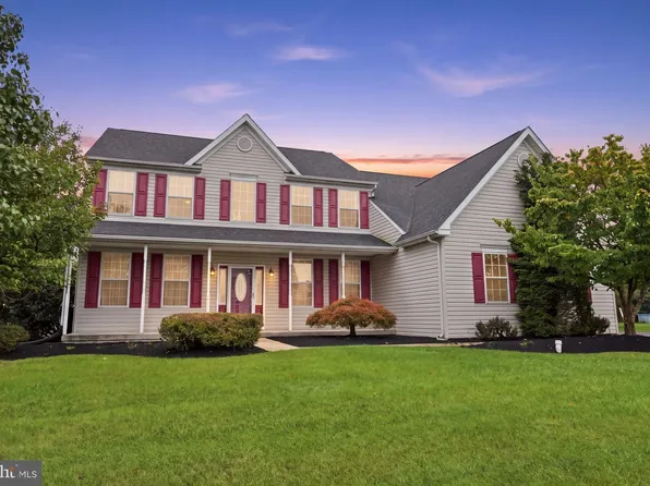 1010 Andrews Ln, Pennsburg, PA 18073