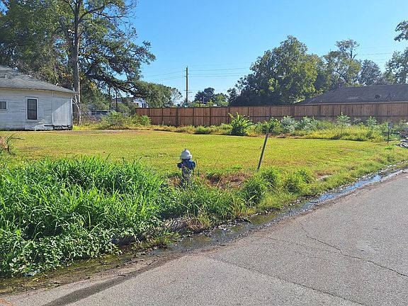 5th image of 3515 Saint Charles St