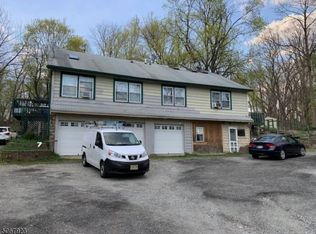 65 Quarry Rd, Hamburg, NJ 07419