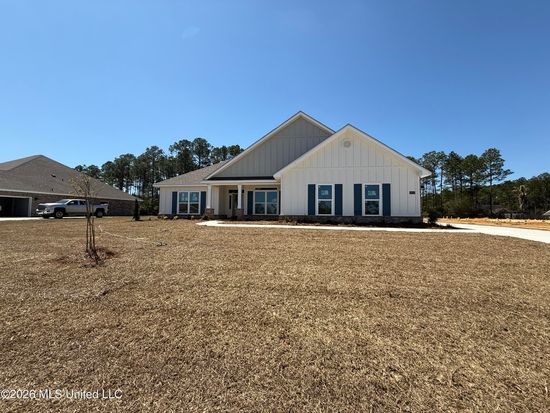 14215 Quill Ave, Biloxi, MS 39532