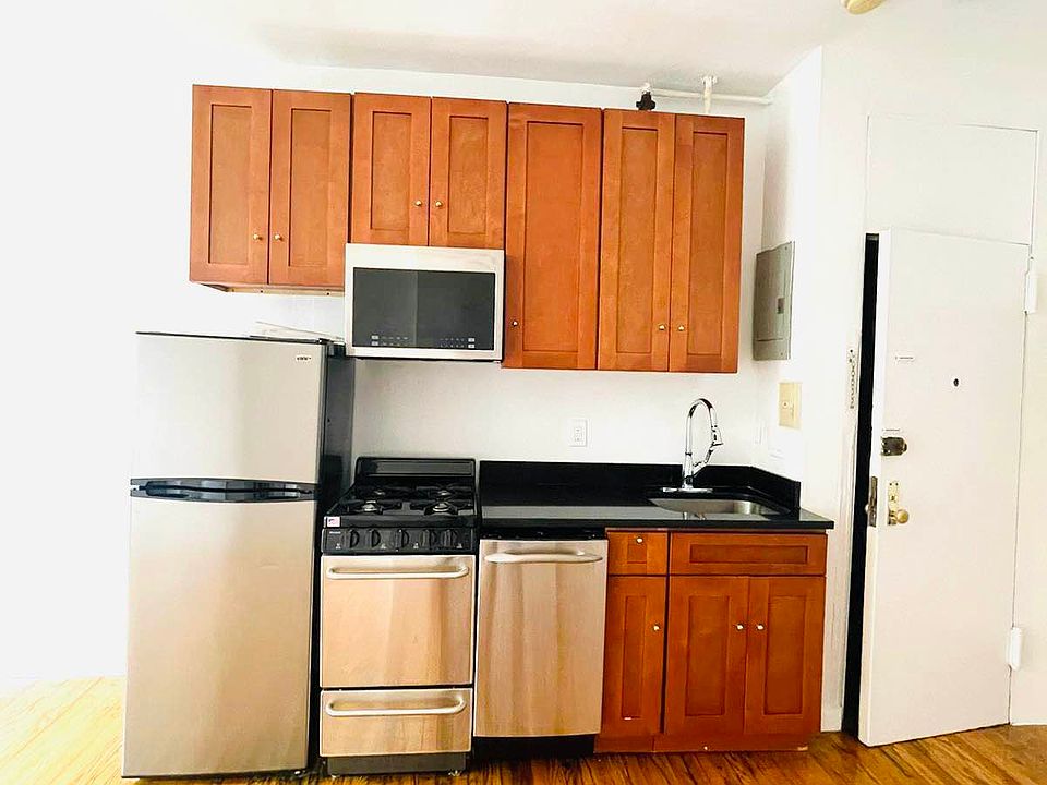 1st image of 319 E 91st St #10