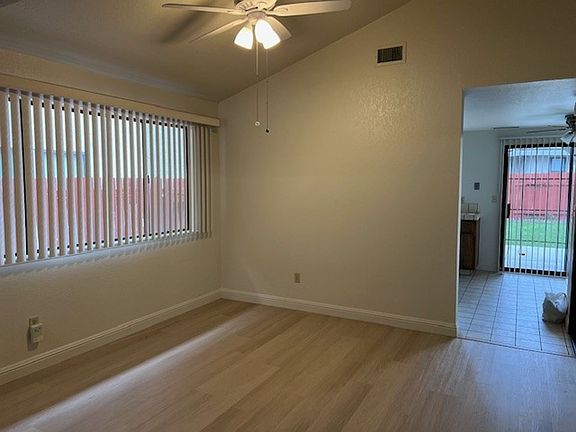 4th image of 6940 Havenside Dr
