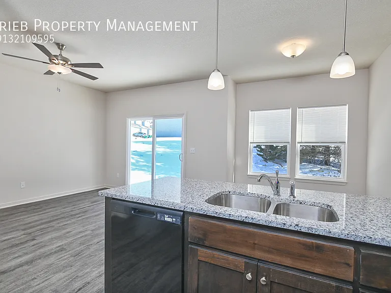 10328 Farrow Ave #6 — Photo 17