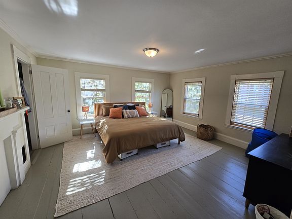 4th image of 119 Summer St #1