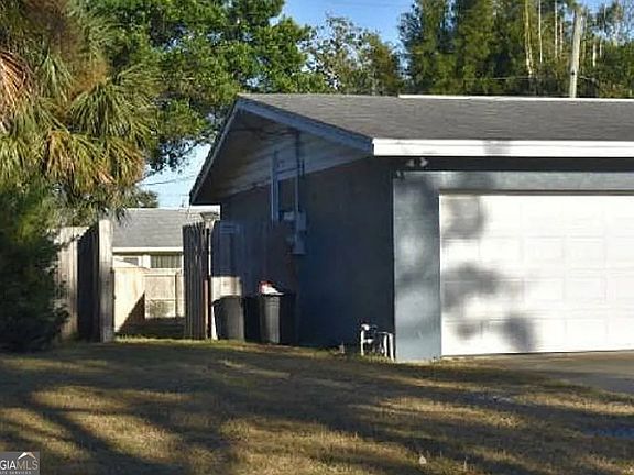 2nd image of 911 Woodmere Cir