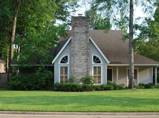 1459 Northlake Dr, Jackson, MS 39211