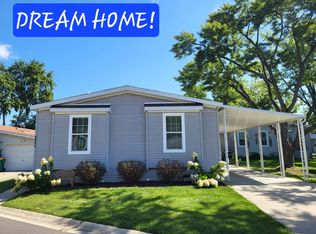 1045 Lake Terrace Rd Unit 247, Elgin, IL 60123