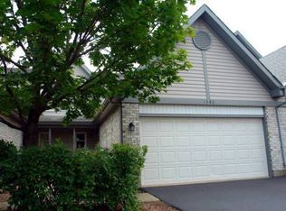 1386 Sherwood Ct, Gurnee, IL 60031