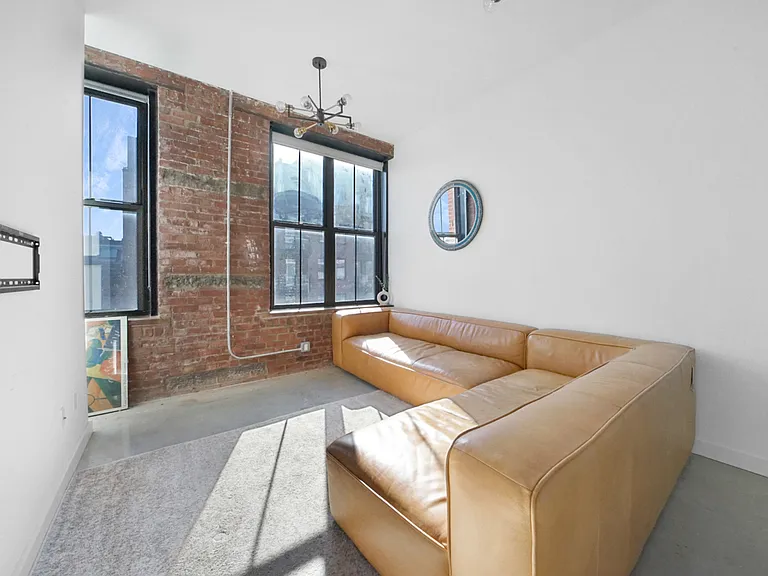 38 Roebling St #2C — Photo 7