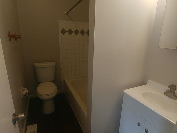 5th image of 923 Eaton Ave APT B