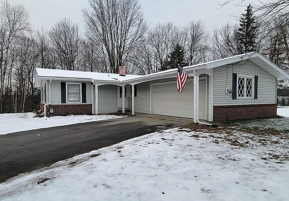 1st image of 52 Woodland Dr