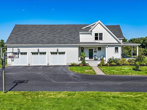 4th image of 330 Country Club Way