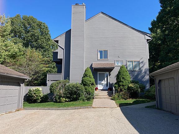 3rd image of 334 Conestoga Way