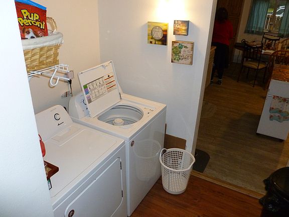 4th image of 505 W 11th St