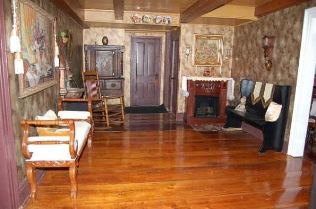 2nd image of 4 Water St