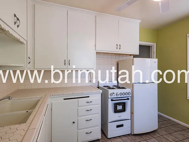 2364 E Redondo Ave — Photo 5