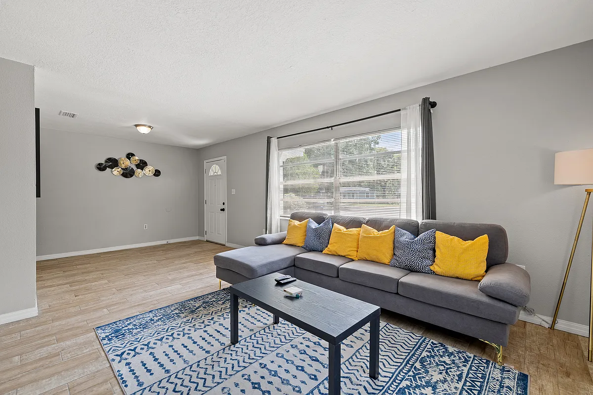 Building Photo - 4306 E Powhatan Ave #1