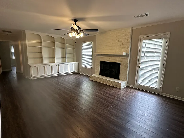 350 Riverdale Dr — Photo 17