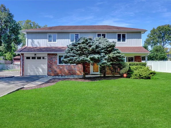 3 Cardinal Lane, East Northport, NY 11731