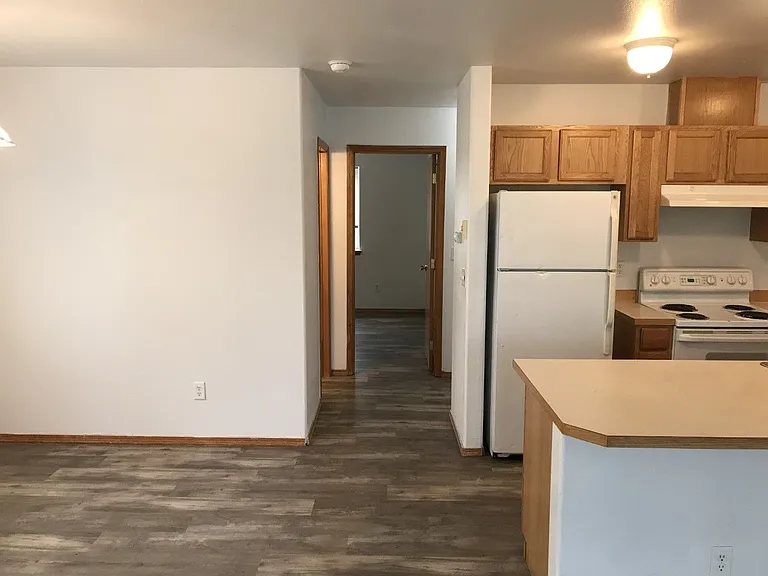 667 Sunset Ave NE #1 — Photo 4