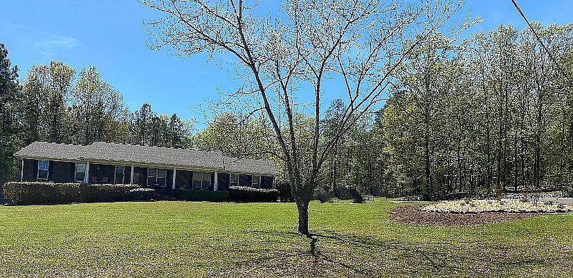 1st image of 210 Veazey Dr