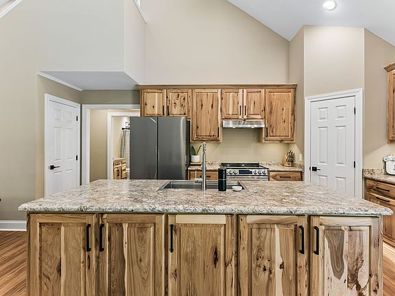5th image of 121 Lanier Private Ln