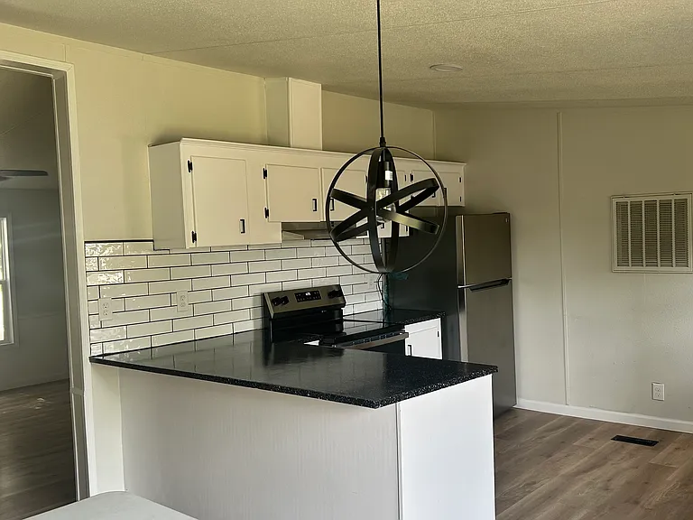 1309 Vinewood Dr — Photo 3