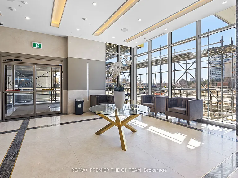 10 Gatineau Dr #817 — Photo 13