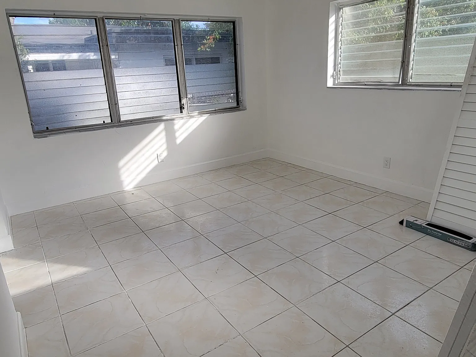 3 bed, 1366 sqft, $3,300 — Photo 3