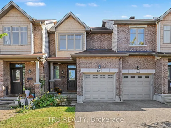 641 Sunburst St, Ottawa, ON K1T 0L1