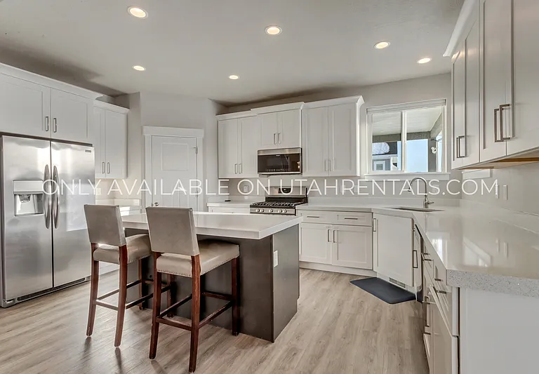 693 Spruce Way — Photo 11