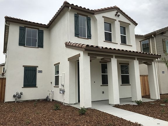 4th image of 2546 Amelia Earhart Ave